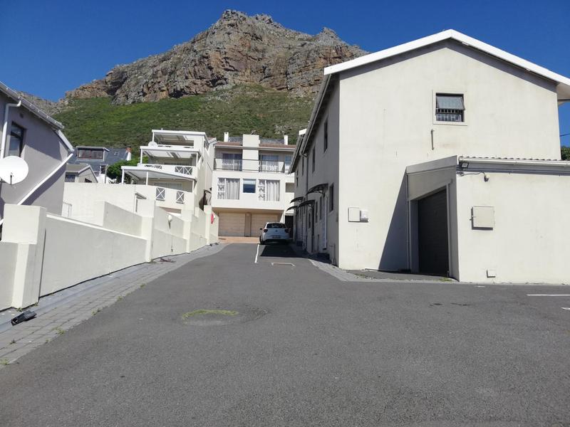 To Let 3 Bedroom Property for Rent in Muizenberg Western Cape